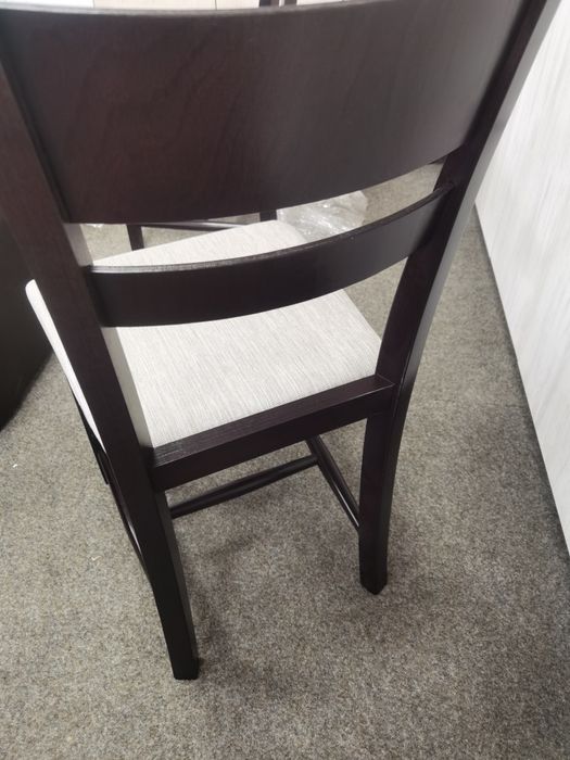 Нови столове от Троян