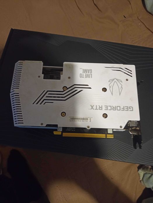 Placa Video Zotac RTX 3060 TI AMP White Edition LHR Defecta, pentru piese si are Vram Samsung noi pe ea