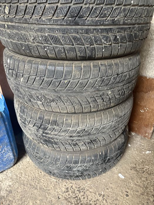 225/60/17 зимни шины