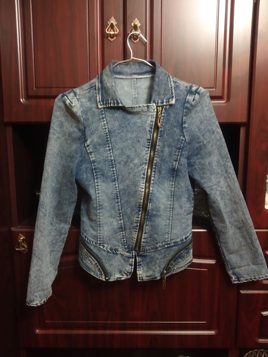 Куртка джинсовая 44(М) размер