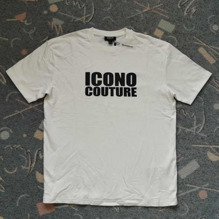 Спортно елегантна бяла тениска размер S..Цена -19.90 лв.