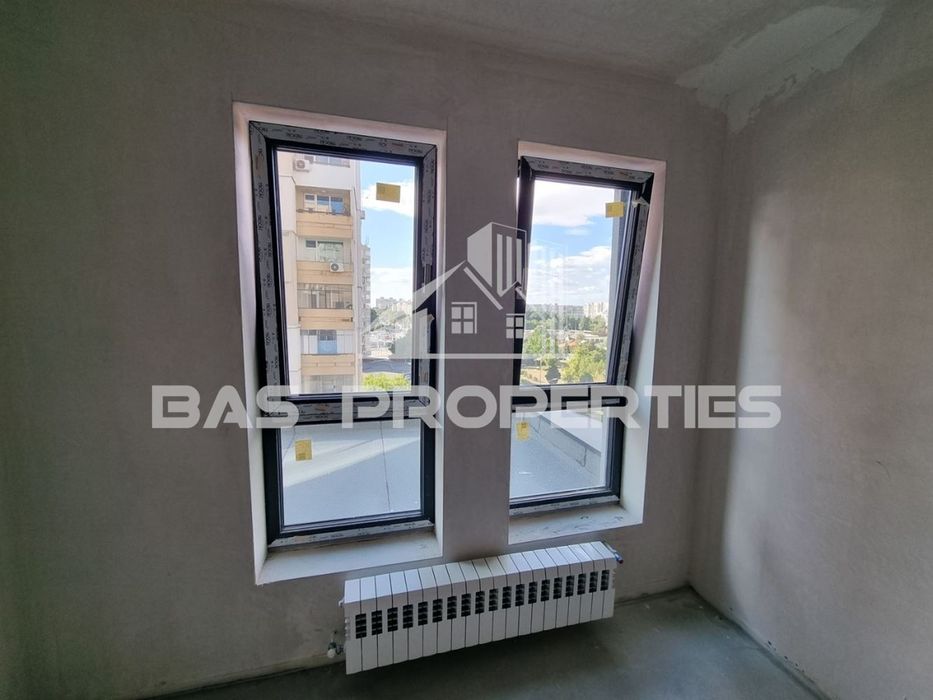 Продава се Тристаен апартамент в София, Люлин 6 - 125 кв.м за 2114 €/кв.м - Снимка #4