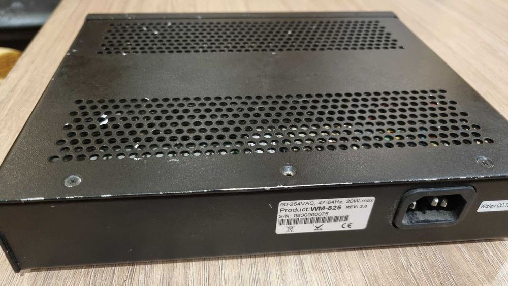 Суич Комутатор 10 портов : 100M SFP ports, 2x Gigabit SFP ports