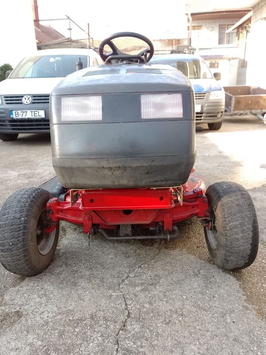Tractor tuns iarba Snapper cu motor Briggs Stratton 14 CP