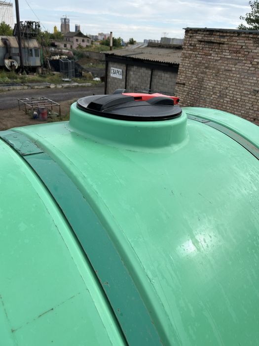 Продам емкость (бочку) 6кубов