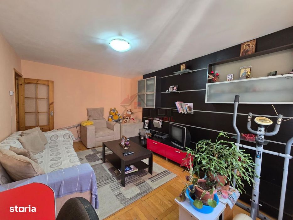 Nicolina - Belvedere, 2 camere decomandat 53mp, liber