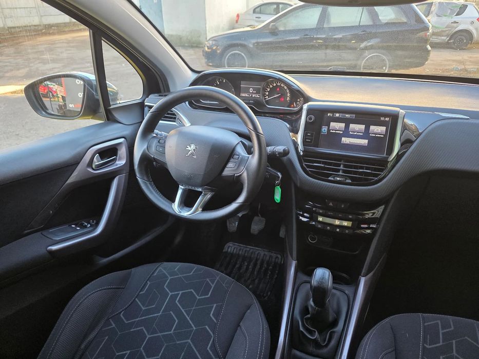 Peugeot 2008 Peugeot 2008 Allure BlueHDi 100 S&S