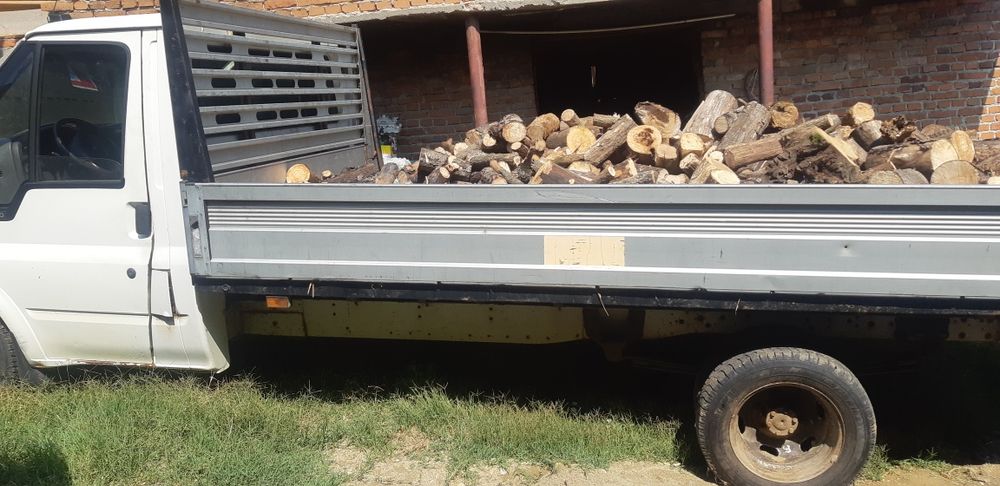 Vand camionetă urgent