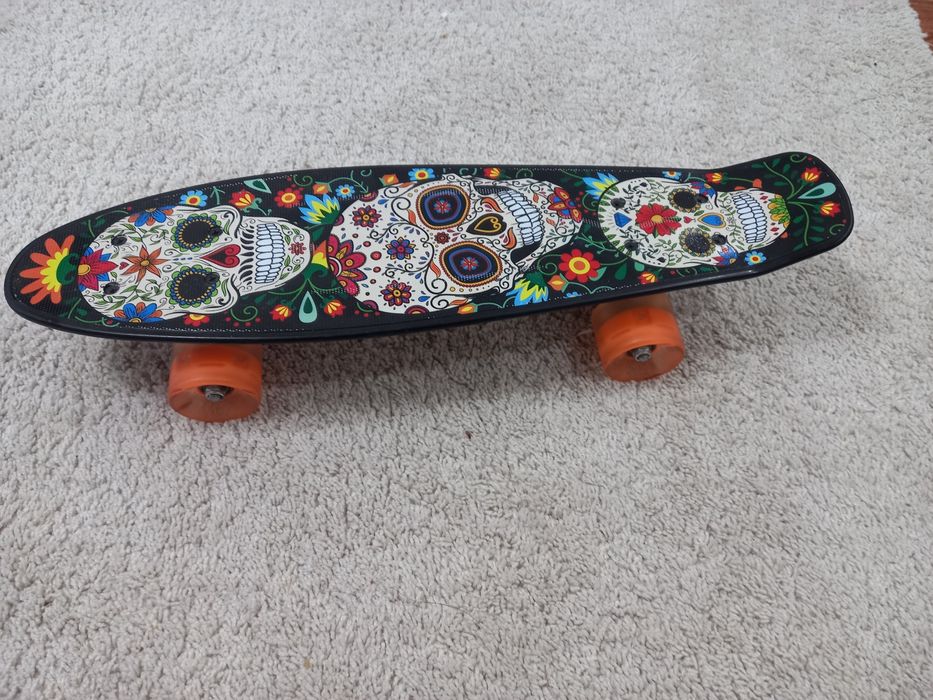 Пенибоард яркий и новый