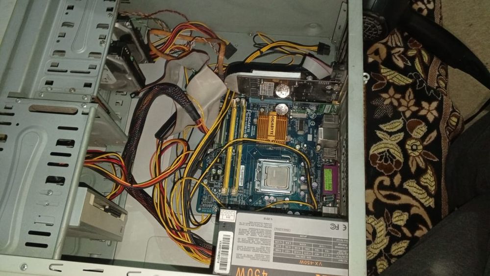 Монитор и системный блок