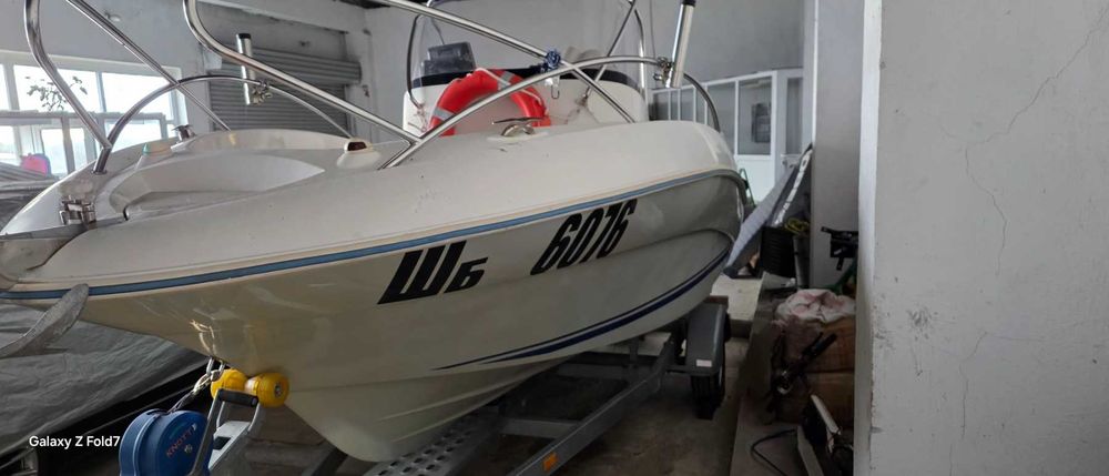 Моторна лодка Quicksilver + двигател 60 HP SUZUKI