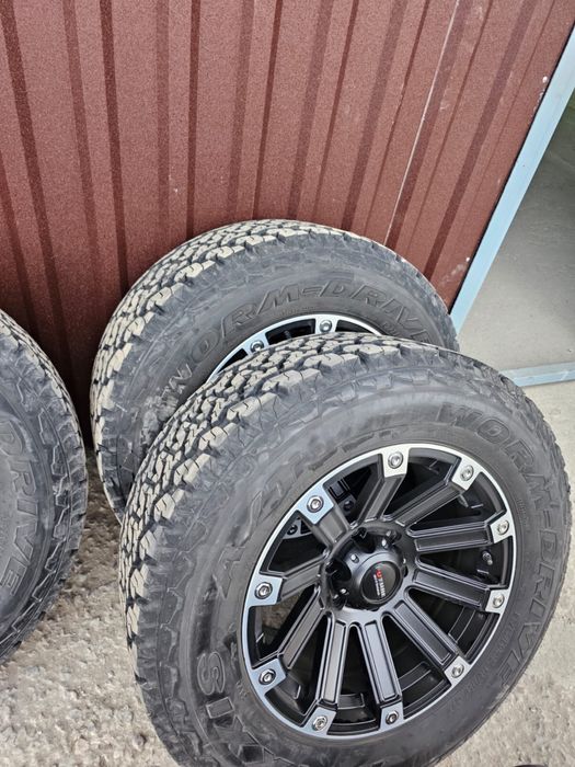 Шины грязывые с дисками