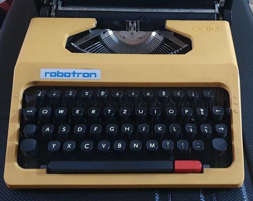 Пишеща машина Robotron Vintage