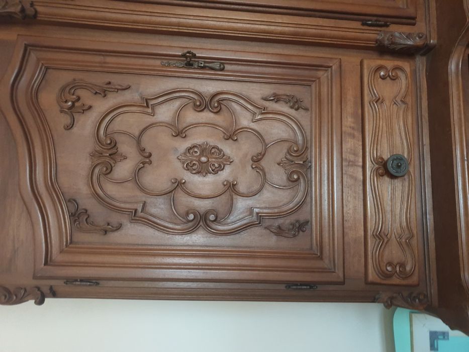 Mobila vitrina sculptata lemn