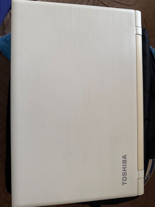 Laptop Toshiba de vanzare