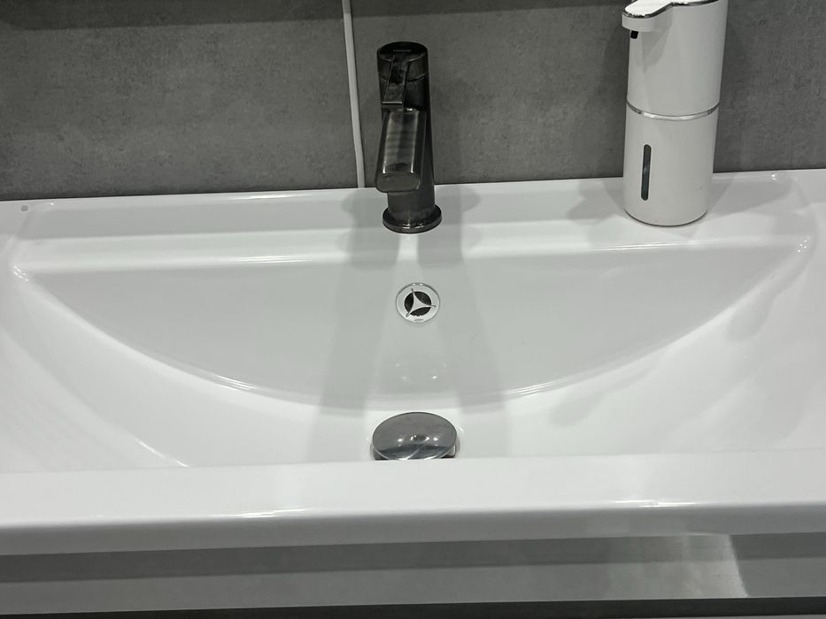 Тумба с руковиной в комплекте