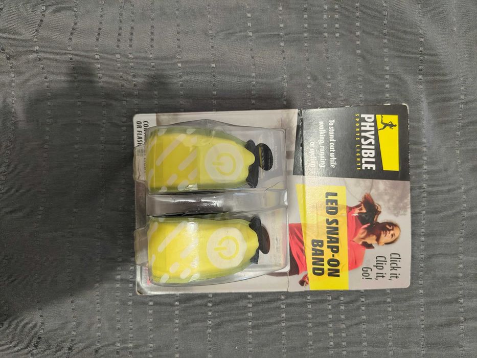 Vesta reflectorizanta cu leduri si set clipsuri cu led noi