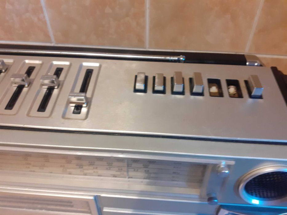 Radiocasetofon Boombox Conic Radio cu 6 benzi