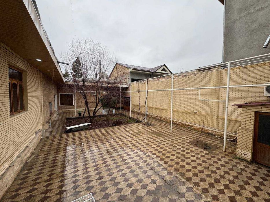 Продаётся дом в центре города с инфраструктурой и евроремонтом