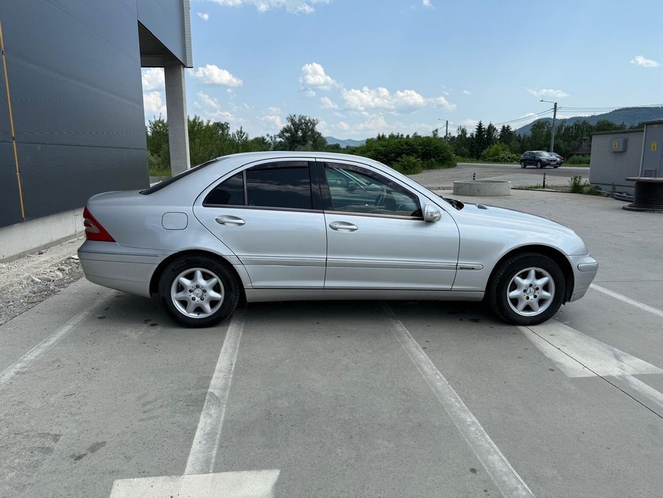 MERCEDES-BENZ C-Class 2004 — imagine 3
