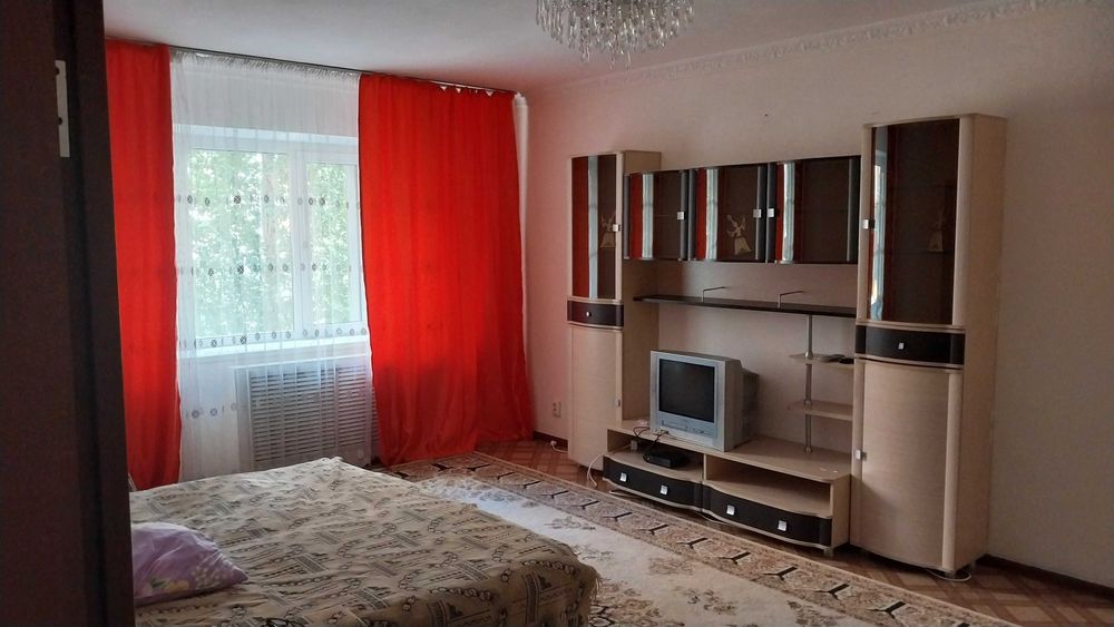 Тәулігіне бір бөлмелі пәтер жалға беріледі