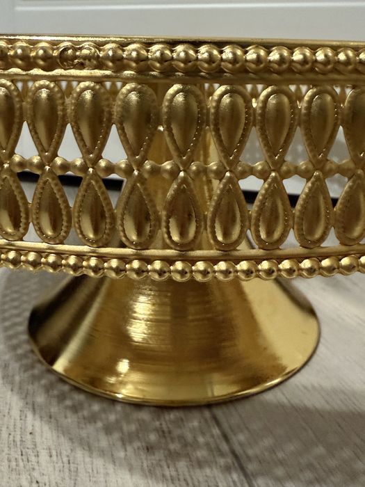 Продам Тортница.