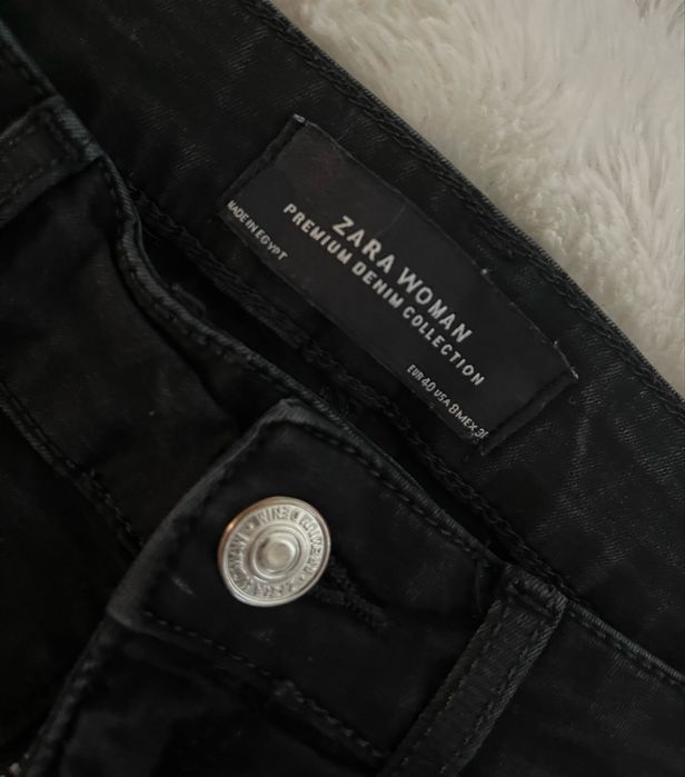 Blugi negri Zara