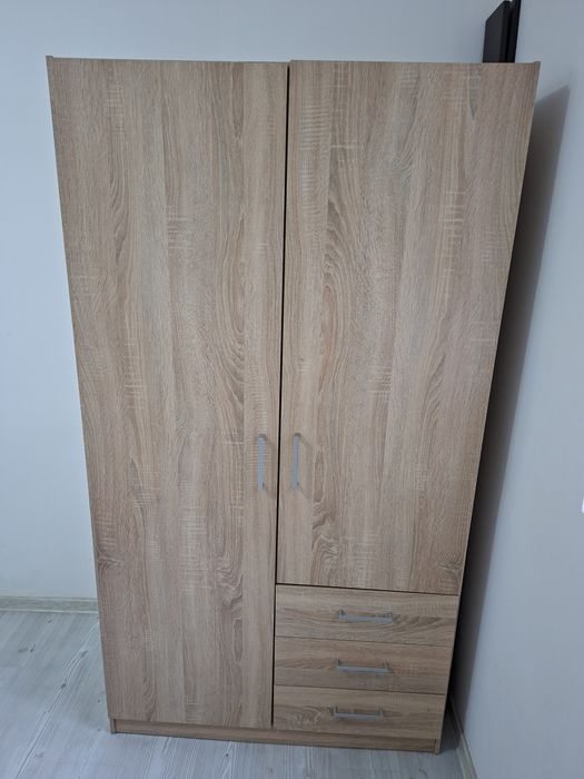 Închiriez ap 2 camere,parter cu balcon.pe N Bălcescu,Buzău