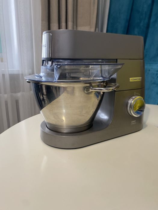 Продам кухонный комбайн