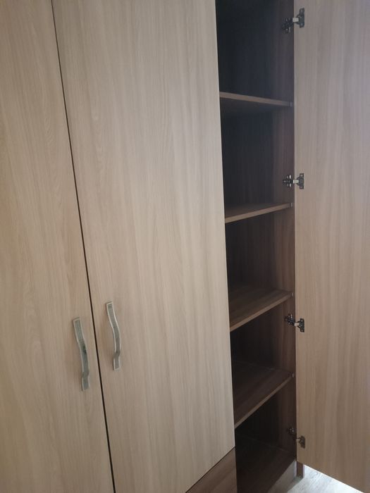 Продам вместительный шкаф