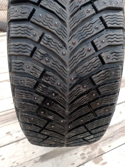 Продам зимний шипи Michelin