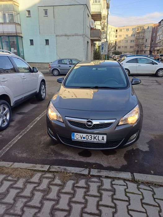 Vand Opel Astra J (2012) - 1.4 Benzina