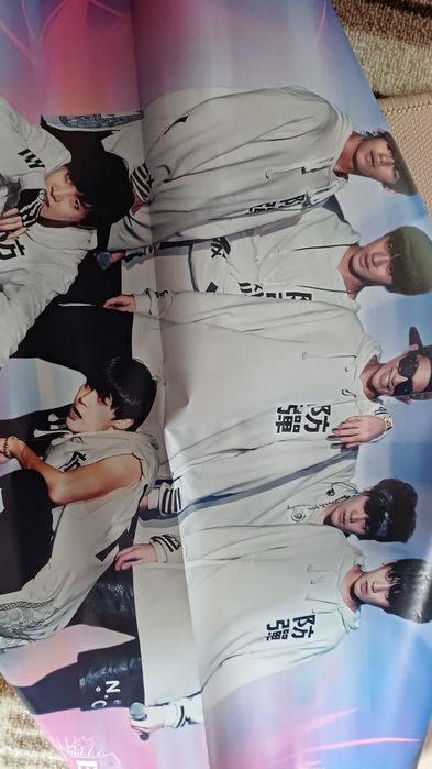 Кпоп плакати на различни групи