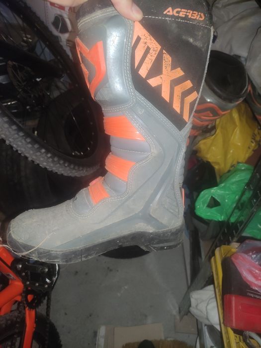 Каска с Ботуши Acerbic