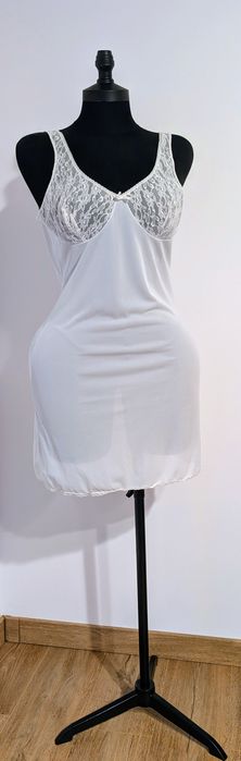 Cămașă de noapte / slip dress – alb, cu dantelă delicată