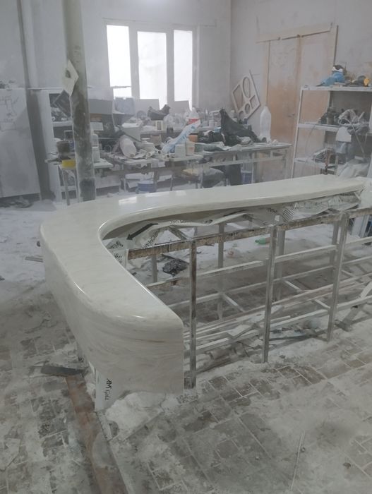 Готовим устанавливаем столешницу из акриловой и кварцевые камни