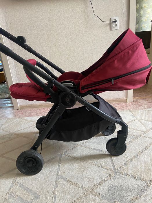 Детская коляска с чехлом