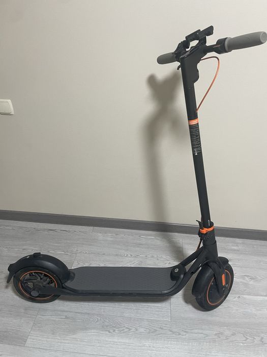 Самокат Ninebot Kickscooter F40