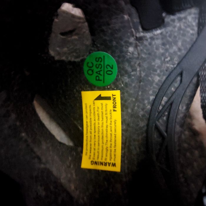 Шлем шоссейный для велосипеда