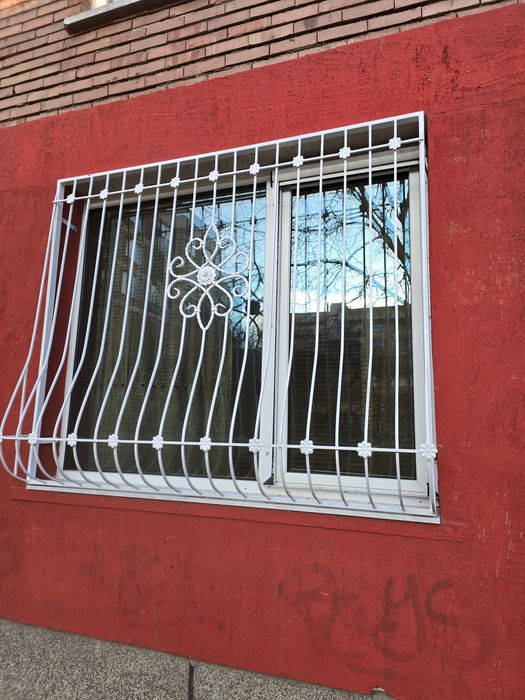 Изработка метални парапети