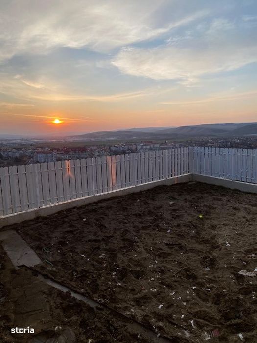 Apartament tip casa, 3 camere pe 2 nivele, gradina privata plus garaj