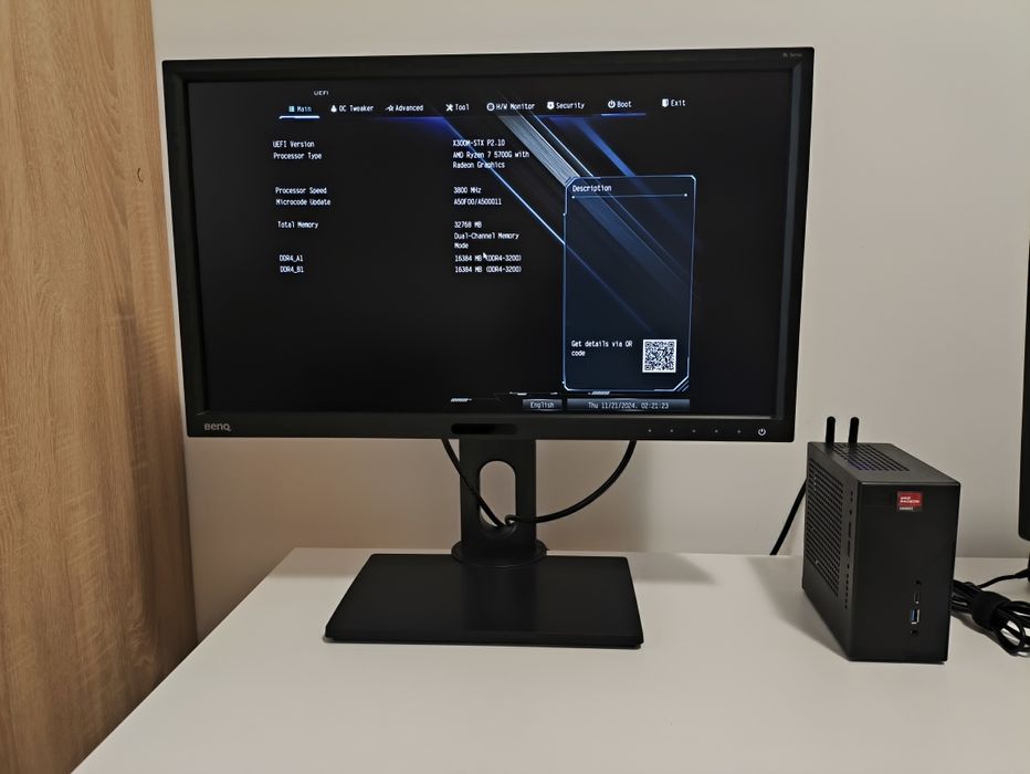 Mini pc barebone AM4 ASRock DeskMini X300 si Benq BL2420PT