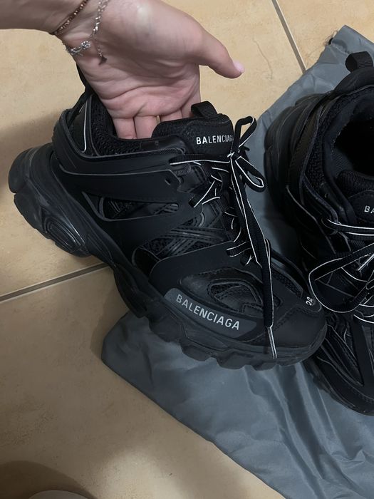 Дамски обувки balenciaga track и adidas superstar