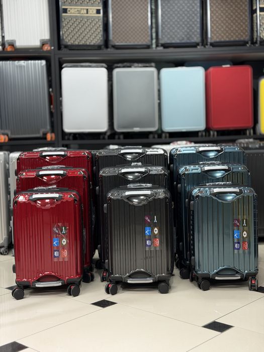 Новые чемодан из поликарбоната средний / chamadon