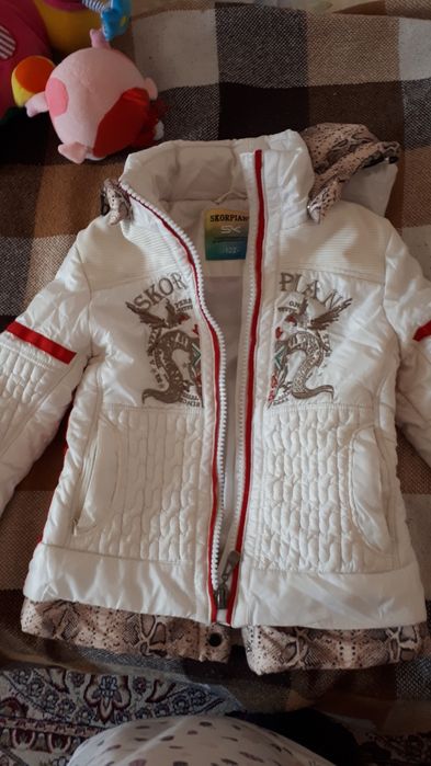 Продам детские куртки и платье