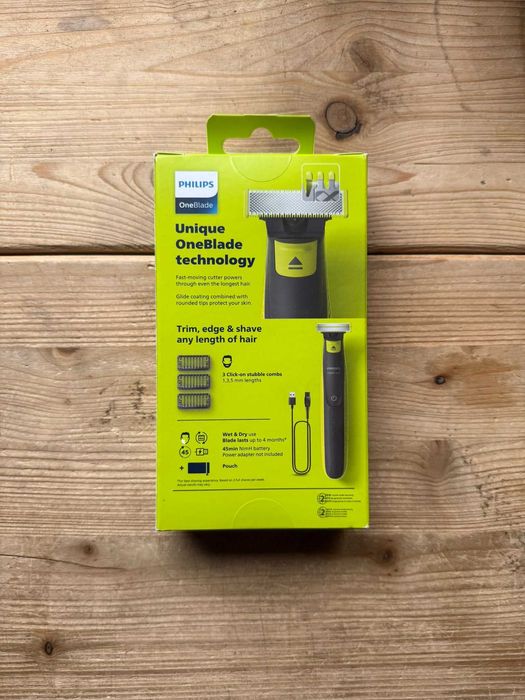 Aparat Philips OneBlade QP2724/14 de tuns barba si parul corporal