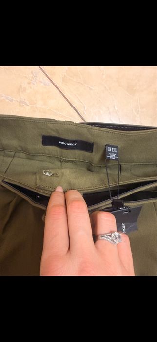 Pantaloni noi cu eticheta Vero Moda matime L