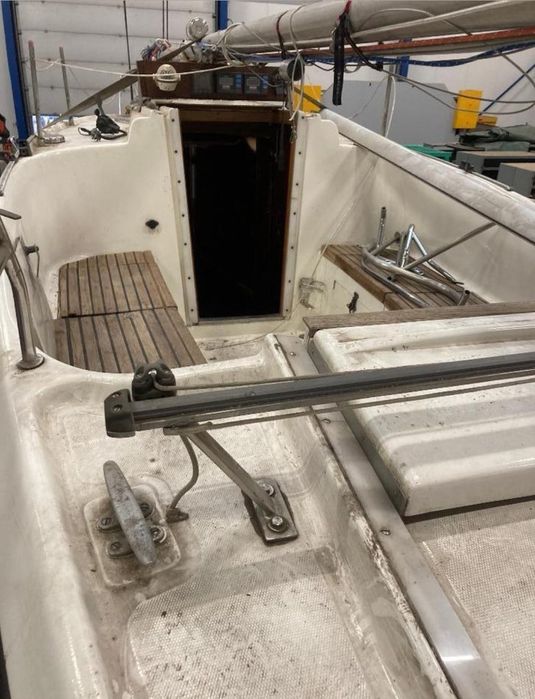 Платноходка с каюта  Яхта Flying Tramp с извънбордови мотор Yamaha