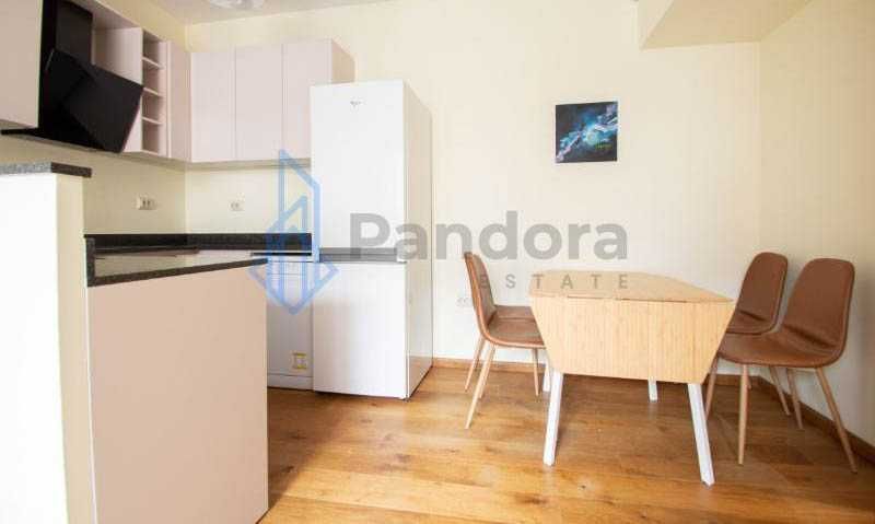 Дава се под наем Двустаен апартамент в София, Център - 65 кв.м за 460 € - Снимка #2