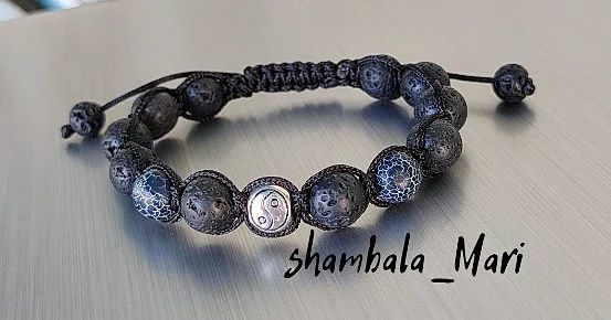 Браслеты из камней